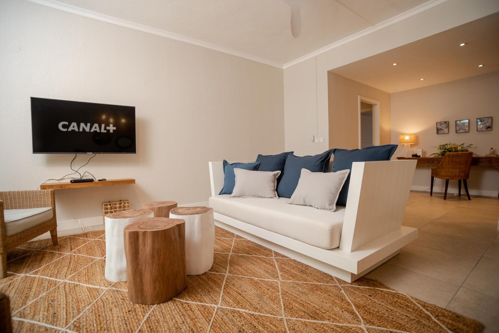 Blue Coral Beachfront Penthouse Flic-en-Flacq Eksteriør bilde