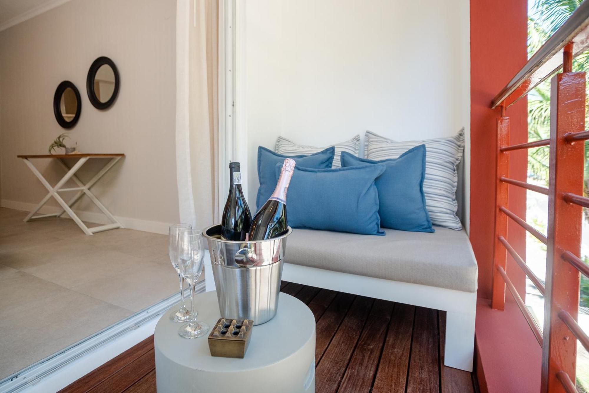 Blue Coral Beachfront Penthouse Flic-en-Flacq Eksteriør bilde